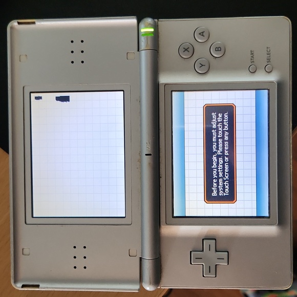 NINTENDO DS LITE. 2 Units - Picture 10 of 11